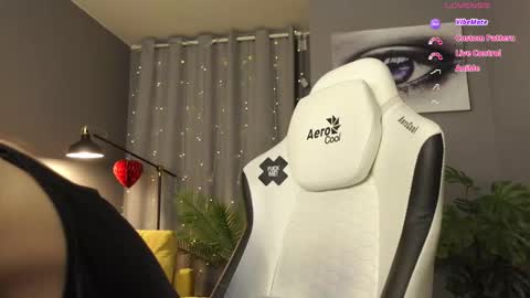 MeganieX online show from March 3, 2026, 4:40 am