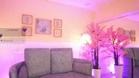 Snapshot of meganlowell chatting on April 30, 2026, 8:57 pm Megan Lowell online show from April 30, 2026, 8:57 pm