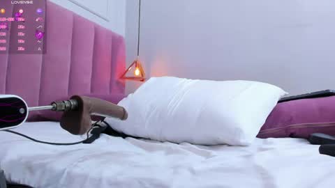 Snapshot of megansaenz_1 chatting on May 16, 2026, 7:34 pm Megan online show from May 16, 2026, 7:34 pm