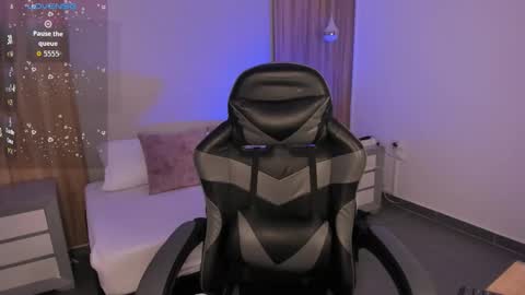 M E G A R A  online show from November 1, 2025, 2:13 am