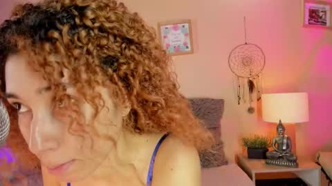 Snapshot of meggan_jade chatting on September 15, 2025, 10:54 pm Meggan online show from September 15, 2025, 10:54 pm