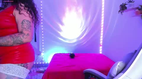 Snapshot of meggan_millerr chatting on October 3, 2025, 11:24 pm online show from October 3, 2025, 11:24 pm