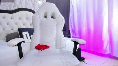 Meghan  online show from December 21, 2024, 12:49 pm