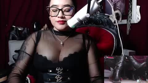 Snapshot of megoddessara chatting on January 4, 2025, 3:29 am Goddess Sara online show from January 4, 2025, 3:29 am