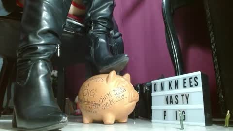 Snapshot of megoddessara chatting on May 16, 2026, 7:34 pm Goddess Sara online show from May 16, 2026, 7:34 pm