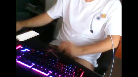 meks5544 online show from September 28, 2025, 4:12 pm