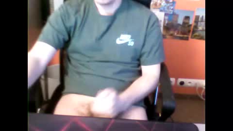 Snapshot of meks5544 chatting on April 4, 2026, 5:32 pm meks5544 online show from April 4, 2026, 5:32 pm