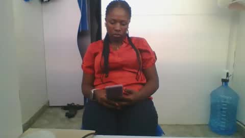 pretty online show from March 3, 2025, 1:20 pm