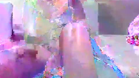 pretty online show from March 7, 2025, 7:05 pm