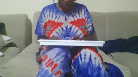 pretty online show from November 17, 2025, 7:14 am