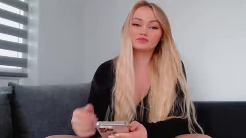 Melania online show from November 13, 2025, 11:42 am