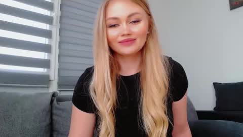 Snapshot of melani_a chatting on March 24, 2026, 11:15 am Melania online show from March 24, 2026, 11:15 am