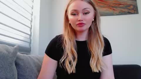 Snapshot of melani_a chatting on May 24, 2026, 4:45 pm Melania online show from May 24, 2026, 4:45 pm