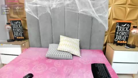 Snapshot of melani_dream chatting on October 6, 2025, 2:25 pm Melani online show from October 6, 2025, 2:25 pm