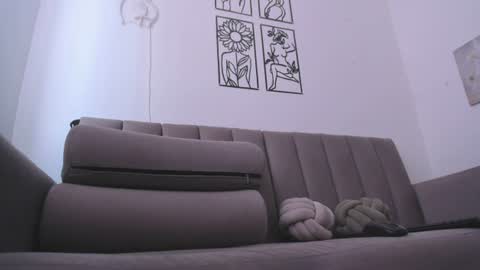 melani greyy online show from July 16, 2026, 9:43 pm
