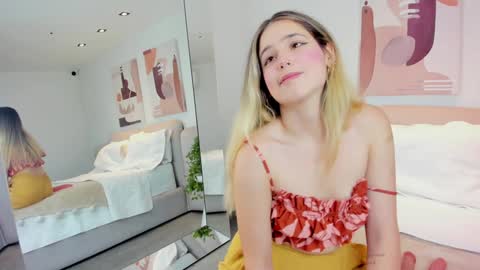 Snapshot of melanie__5 chatting on February 3, 2025, 5:18 am Melanie Baez online show from February 3, 2025, 5:18 am