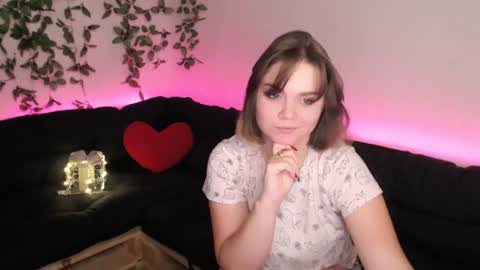 Snapshot of melanie_kissx chatting on December 4, 2024, 2:48 pm Melanie kissx online show from December 4, 2024, 2:48 pm