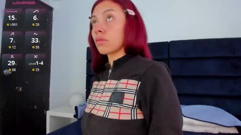 Snapshot of melanie_roux_ chatting on February 17, 2026, 12:45 pm Melanie roux online show from February 17, 2026, 12:45 pm