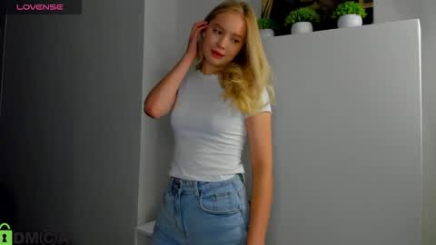 Melanie online show from September 11, 2025, 1:39 am