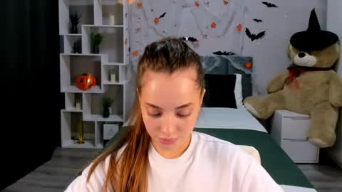 Snapshot of melaniealves chatting on October 17, 2025, 7:55 am MelanieAlves online show from October 17, 2025, 7:55 am