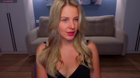 Snapshot of melaniebennett chatting on June 14, 2026, 6:59 am Melanie Bennett online show from June 14, 2026, 6:59 am