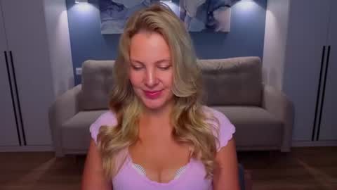 Snapshot of melaniebennett chatting on July 2, 2026, 6:52 am Melanie Bennett online show from July 2, 2026, 6:52 am