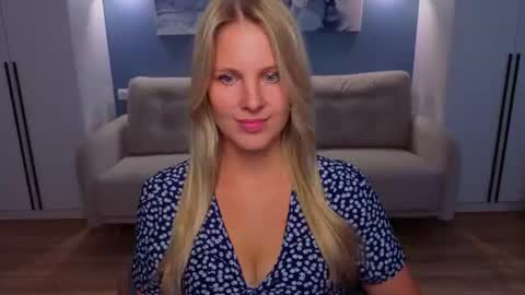 Snapshot of melaniebennett chatting on July 11, 2026, 9:23 am Melanie Bennett online show from July 11, 2026, 9:23 am