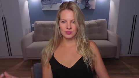 Snapshot of melaniebennett chatting on July 28, 2026, 8:54 am Melanie Bennett online show from July 28, 2026, 8:54 am