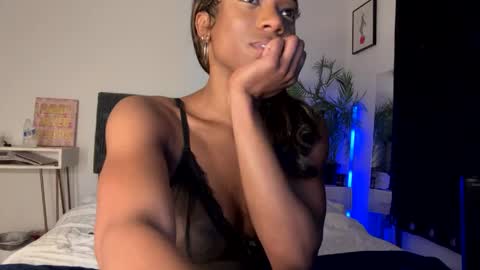 Snapshot of melaninmelanix chatting on May 20, 2026, 5:46 am melaninmelanix online show from May 20, 2026, 5:46 am