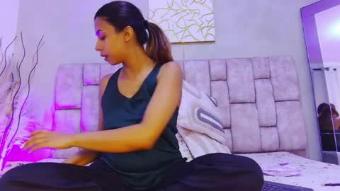 Melany online show from June 2, 2026, 1:13 pm