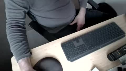 melbguy_075 online show from November 23, 2025, 3:06 am