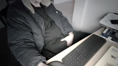 Snapshot of melbguy_075 chatting on July 28, 2026, 7:04 am melbguy_075 online show from July 28, 2026, 7:04 am
