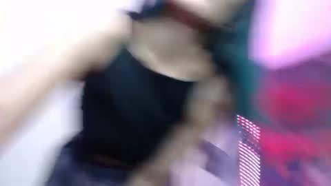 melhiza online show from February 20, 2025, 4:03 pm