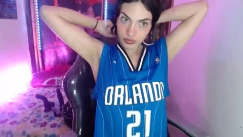 melhiza online show from March 4, 2025, 2:49 am