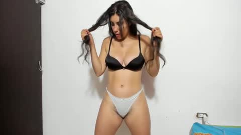 Meli Mejia online show from March 5, 2025, 1:52 am