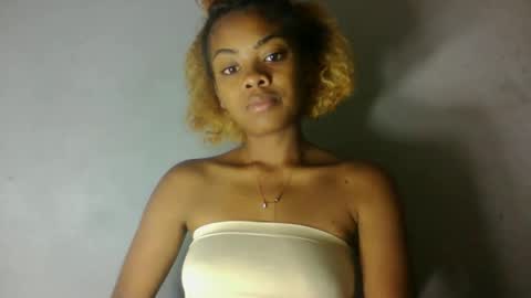 meliana98 online show from October 28, 2025, 12:09 pm