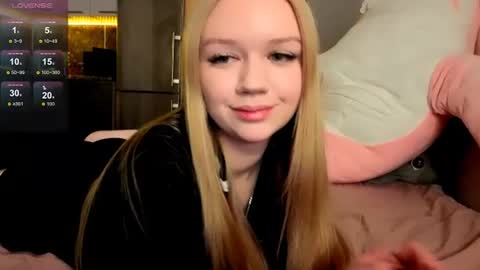 Snapshot of meliss_ss chatting on June 21, 2026, 8:11 pm Mel or Lissa 3 Welcome here online show from June 21, 2026, 8:11 pm
