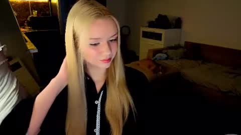 Snapshot of meliss_ss chatting on July 28, 2026, 6:53 pm Mel or Lissa 3 Welcome here online show from July 28, 2026, 6:53 pm