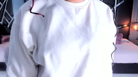 melissa_23_ online show from November 19, 2025, 11:54 am