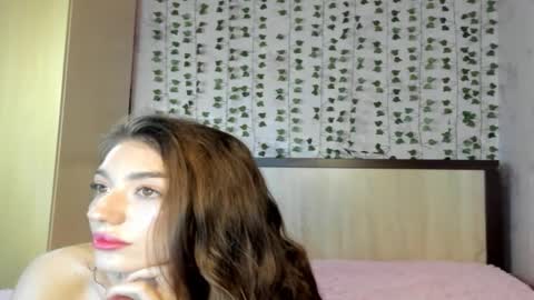 Snapshot of melissa_milton chatting on November 9, 2025, 5:00 pm Melissa - Your Dream Girl online show from November 9, 2025, 5:00 pm