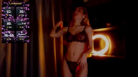 Snapshot of melissa_milton chatting on March 15, 2026, 2:23 pm Melissa - Your Dream Girl online show from March 15, 2026, 2:23 pm