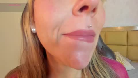 Snapshot of melissarouge chatting on April 27, 2026, 7:56 pm online show from April 27, 2026, 7:56 pm