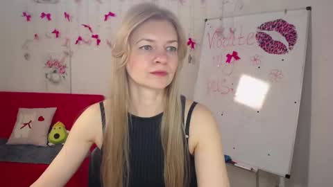 Snapshot of melissatylerbb chatting on May 3, 2026, 5:13 am Melissa online show from May 3, 2026, 5:13 am