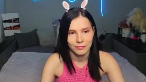 mellhyees online show from February 6, 2026, 5:16 pm