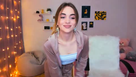 Tessa online show from December 25, 2024, 8:28 pm