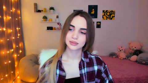 Tessa online show from February 7, 2025, 9:26 pm