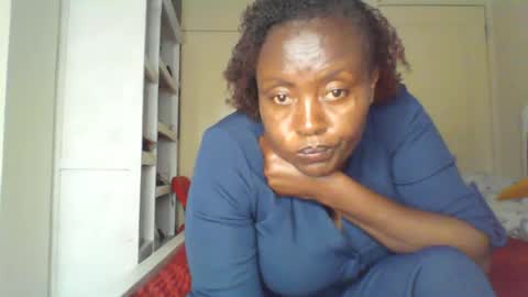 Snapshot of melline_curvy9 chatting on May 18, 2026, 8:53 am Liz online show from May 18, 2026, 8:53 am