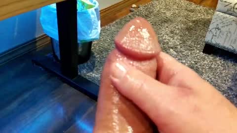 mellomike online show from April 7, 2026, 9:26 pm