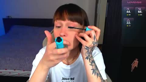 Snapshot of mellovell chatting on May 10, 2026, 11:32 pm Mel online show from May 10, 2026, 11:32 pm