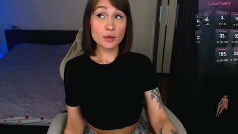 Snapshot of mellovell chatting on June 10, 2026, 9:25 pm Mel online show from June 10, 2026, 9:25 pm